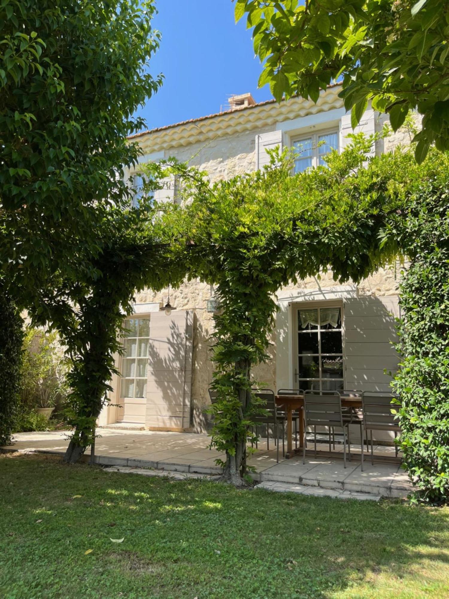 Le Mas Du Chemin : Mas Typique Des Alpilles Paradou Esterno foto